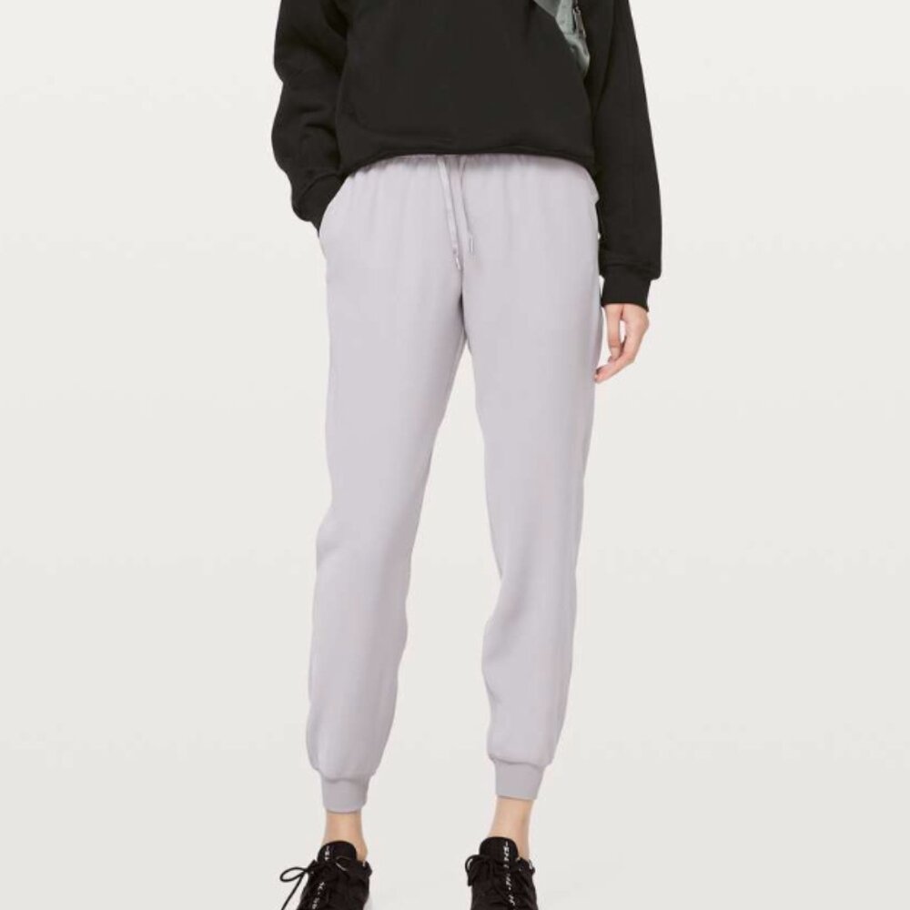 Women Lululemon On The Fly Jogger Medium Rise Athletic Silverscreen Size 10